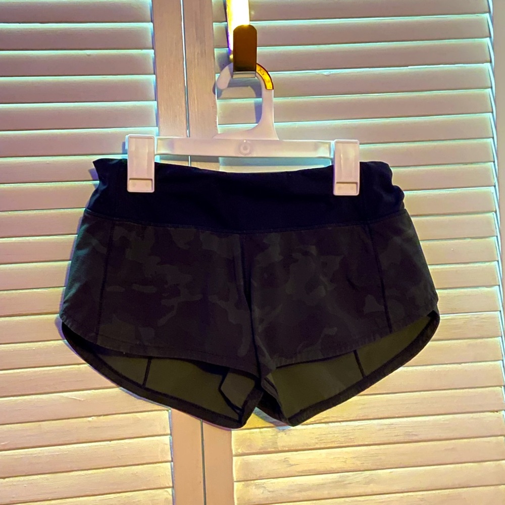 Lululemon Camo Speed Up Low-Rise Lined Short 2.5”